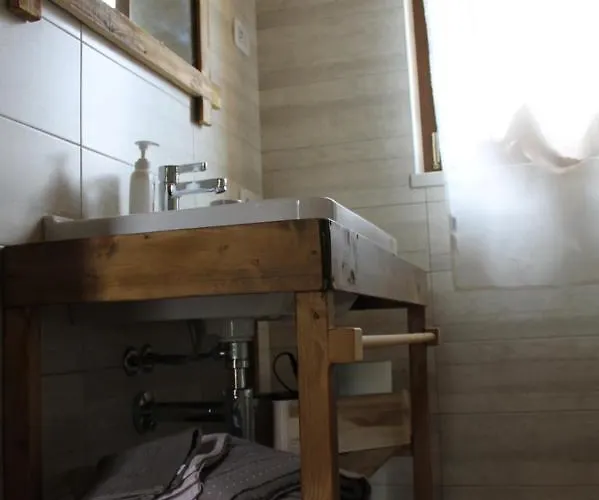 Le Casette Sul Garda Bed & Breakfast 3*