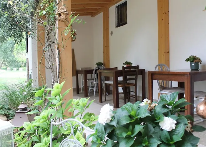Le Casette Sul Garda Bed & Breakfast 3*