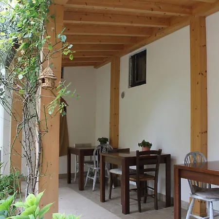 Le Casette Sul Garda B&B 카바욘베로네세